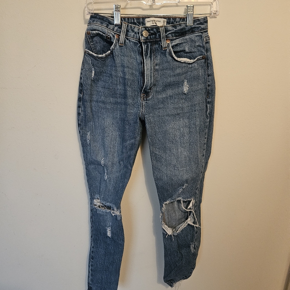 Stylish Blue Distressed Women's Jeans
